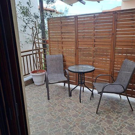 Diolkos 2 Apartment Nea Roda Exterior foto