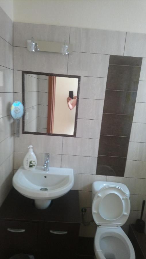 Diolkos 2 Apartment Nea Roda Exterior foto