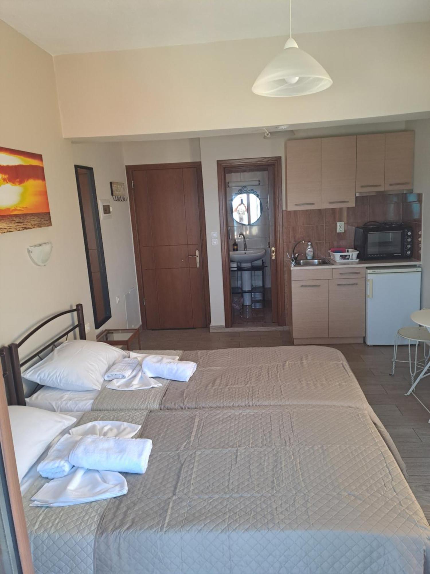 Diolkos 2 Apartment Nea Roda Cameră foto