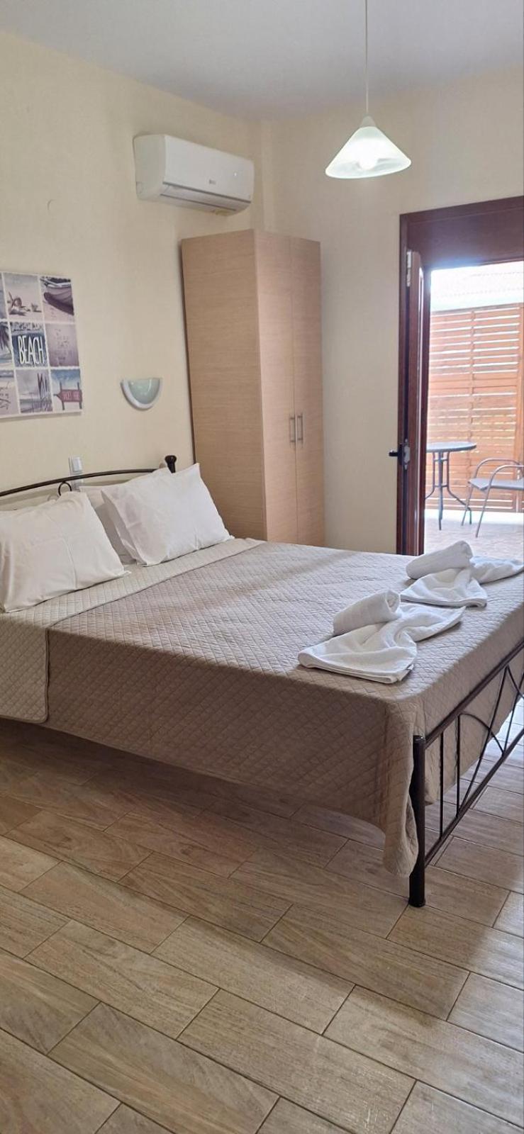 Diolkos 2 Apartment Nea Roda Cameră foto